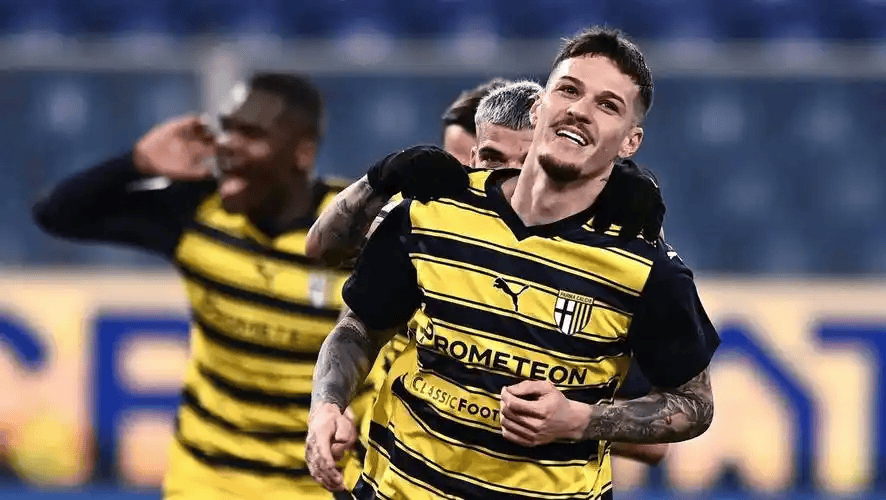 意甲焦点战：国际米兰客场破局 帕尔马主场难挡蓝黑锋芒